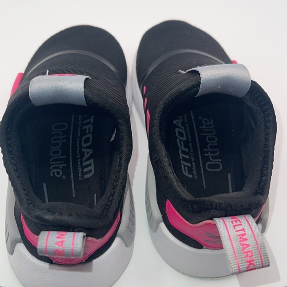 Adidas Black and Pink Sneakers with Sleek Design - Picture 5 of 7